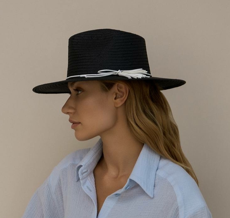 Шляпа федора FF03 из лозы с замшевыми кисточками/черная