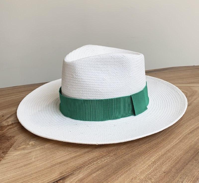 Шляпа федора FF03 из лозы/белая