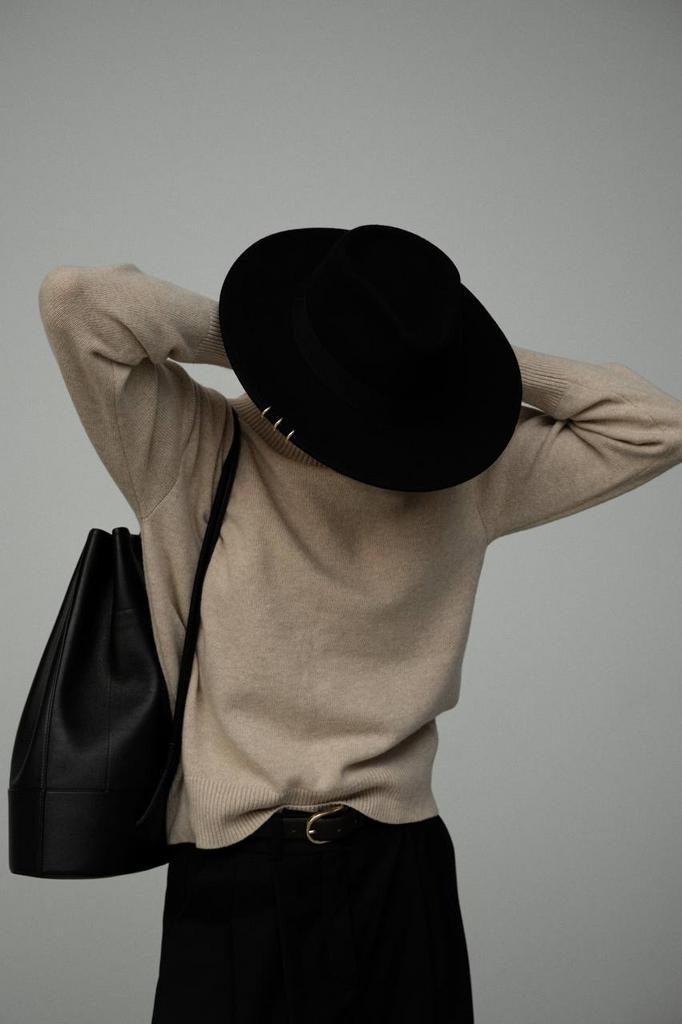 Шляпа федора FF03 широкополая с прямыми полями из фетра с пирсингом/черный