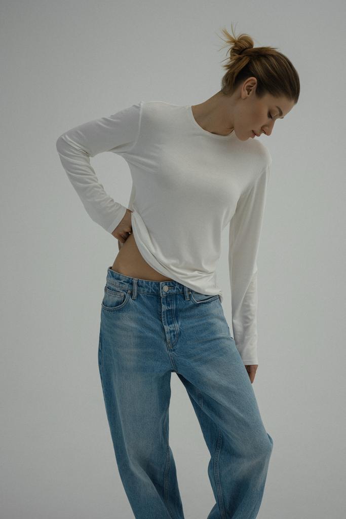 Лонгслив из нежной трикотажной вискозы/молочный