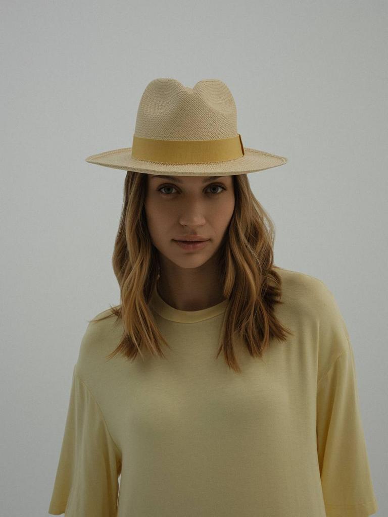 Шляпа федора из эквадорской соломки токилья с лентой лимончелло