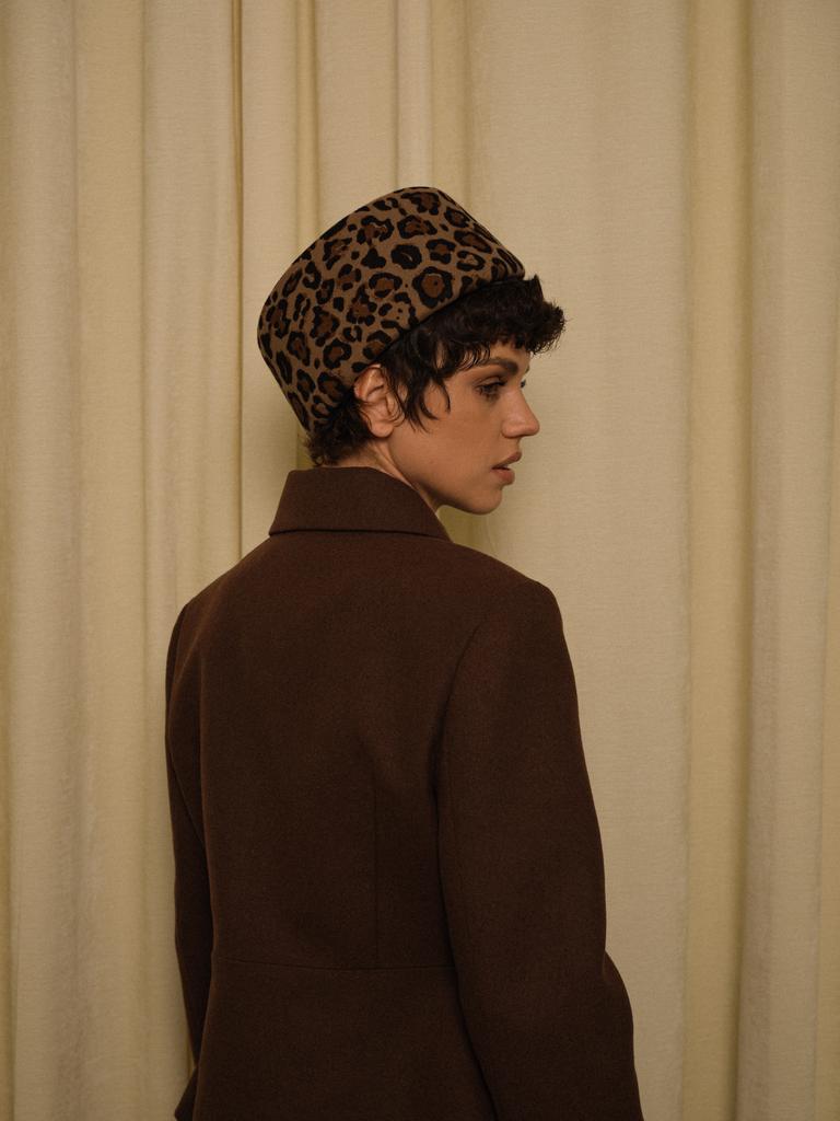 Пилотка из фетра с анималистическим принтом