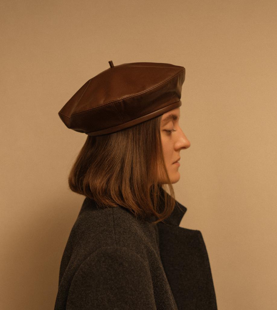 Берет из итальянской кожи, утеплённый/брауни