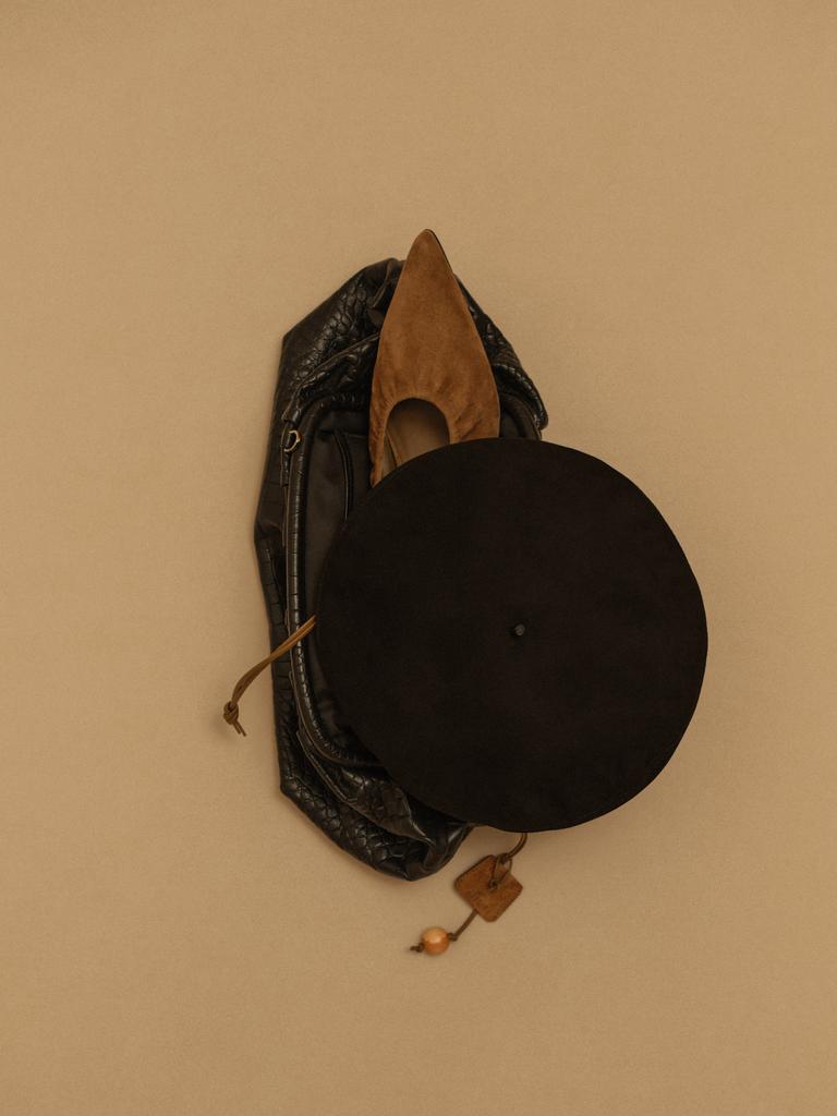 Берет из замши, утеплённый/черный