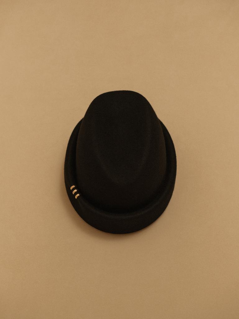 Шляпа «ПОНЧ»-«PONCH» с пирсингом/черный