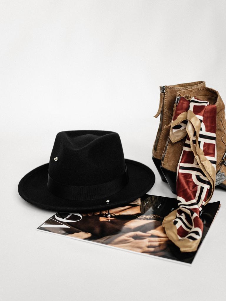 Шляпа федора FF02 из фетра «РЕБЛ»-«REBEL» с пирсингом/черный