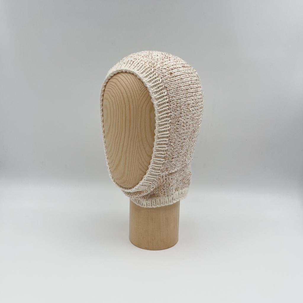 Балаклава из мериноса с пайетками/молочный с золотом