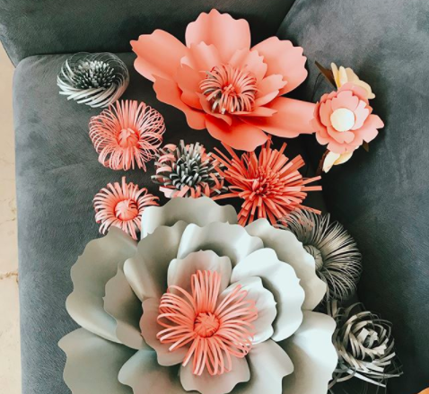 Paper flowers Video Tutorial on ENGLISH