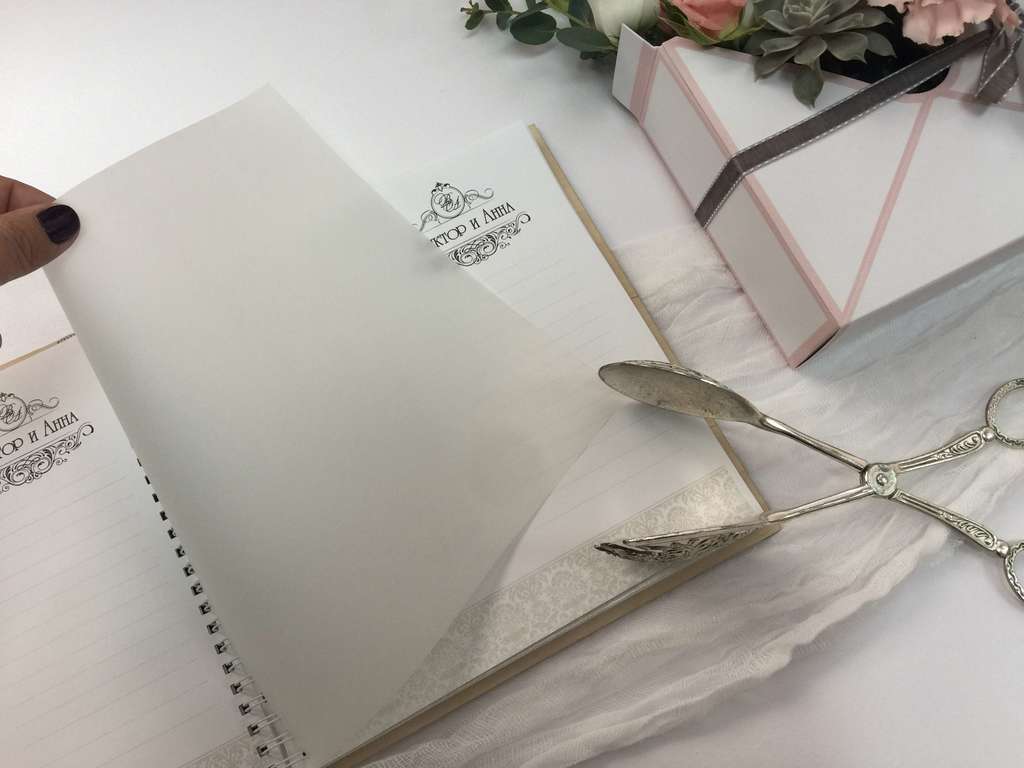 Альбом в деревянной обложке