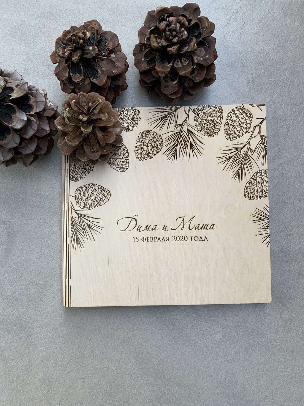 Альбом в деревянной обложке