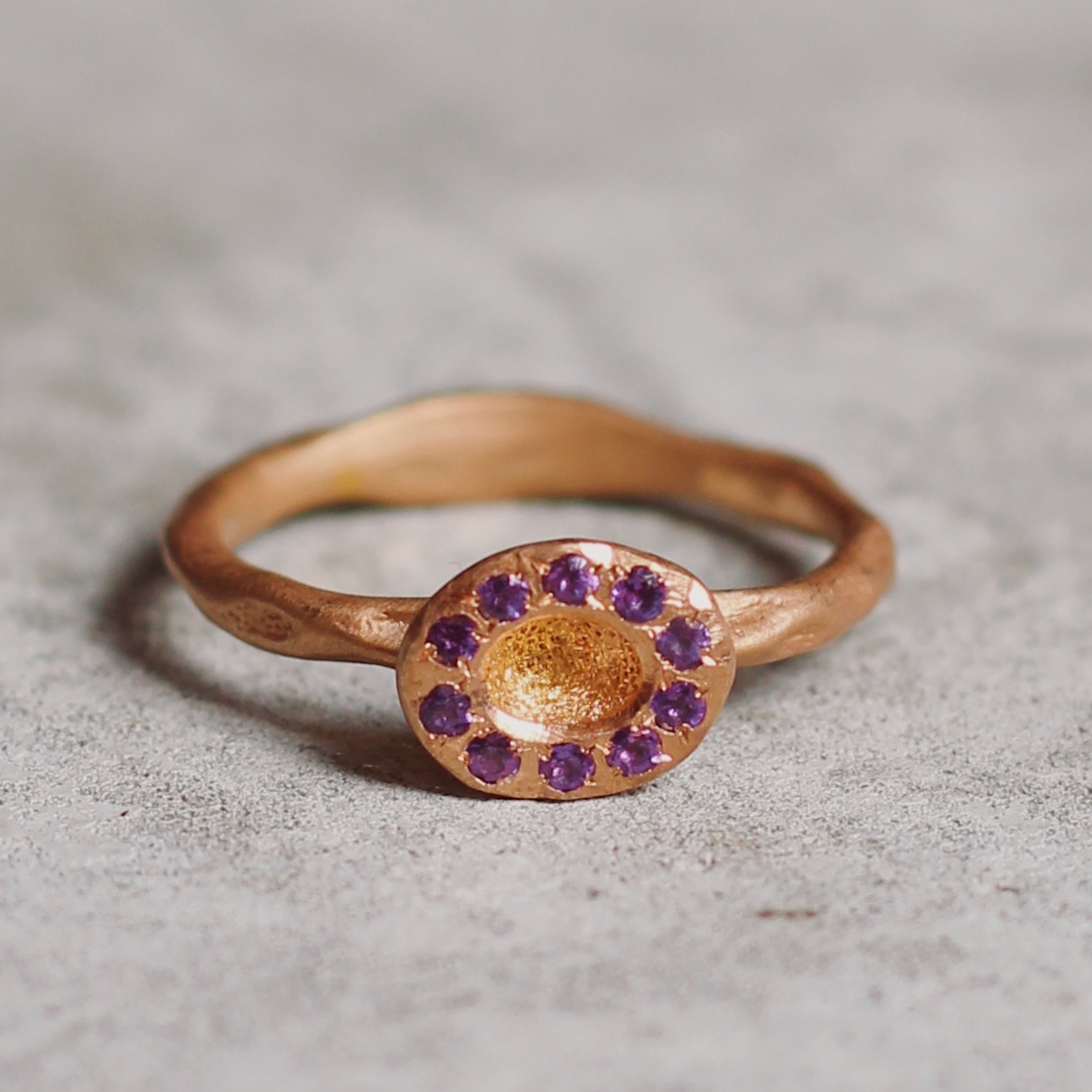 Фьорд - позолоченное кольцо с аметистами