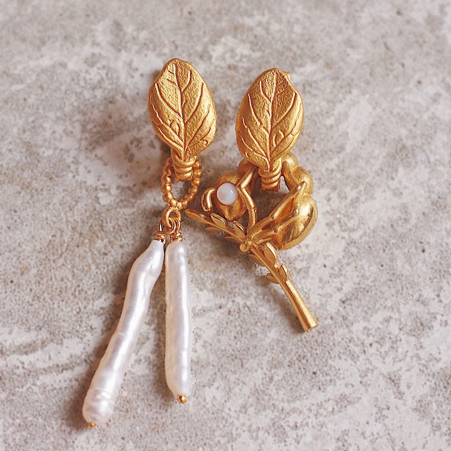 Асимметричные серьги Шпинат с подвесками. Покрытие желтое золото