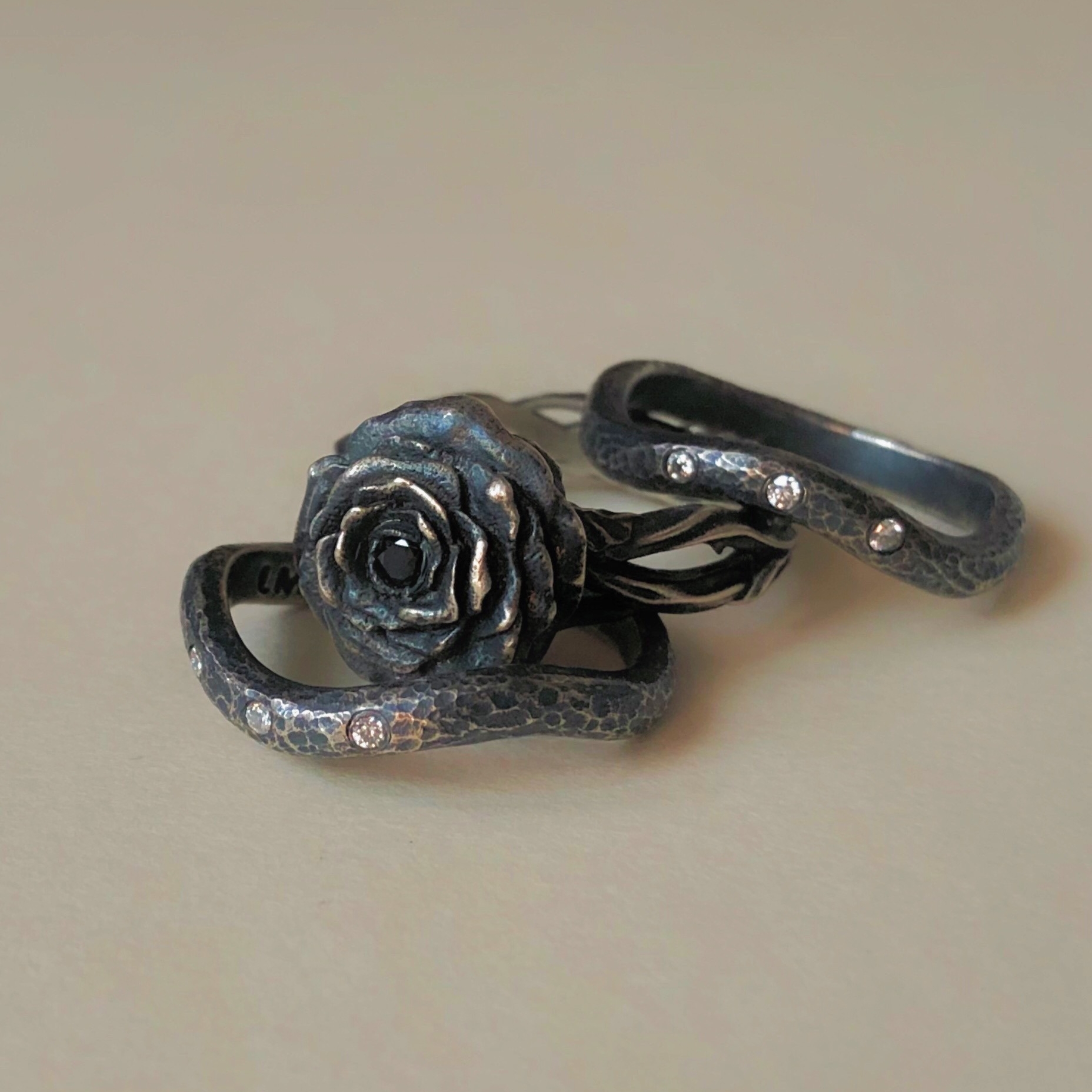 Сет Черная Роза - бриллиант, муассаниты