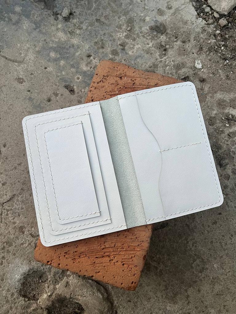 Бумажник-портмоне белый