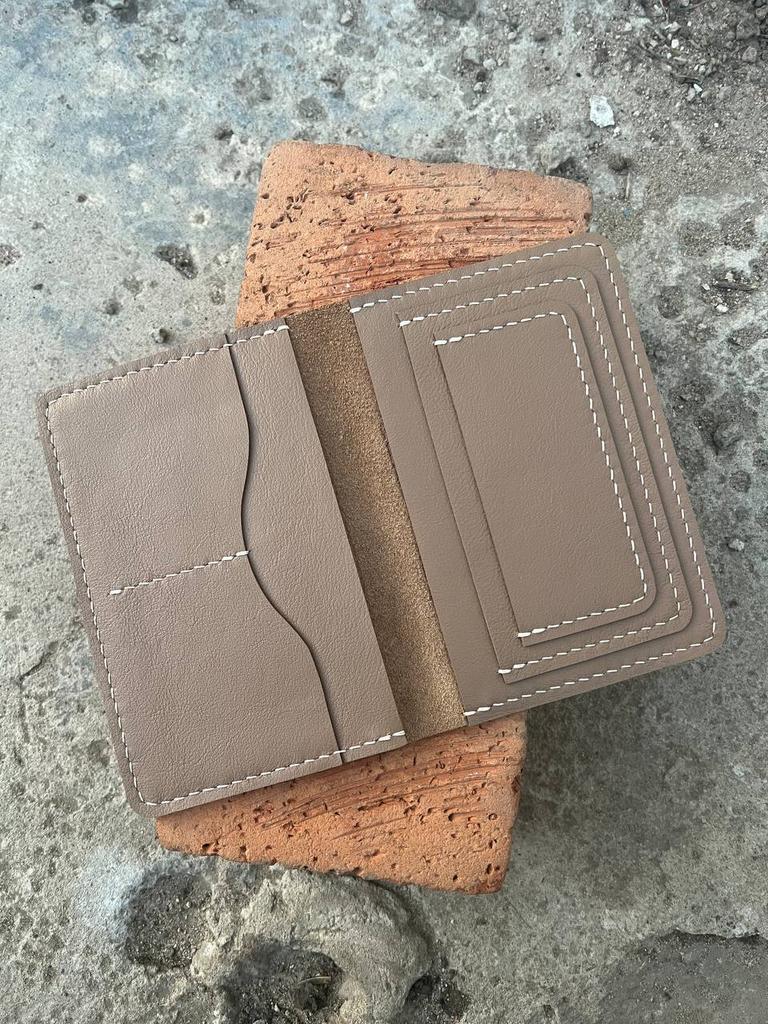 Бумажник-портмоне бежевый