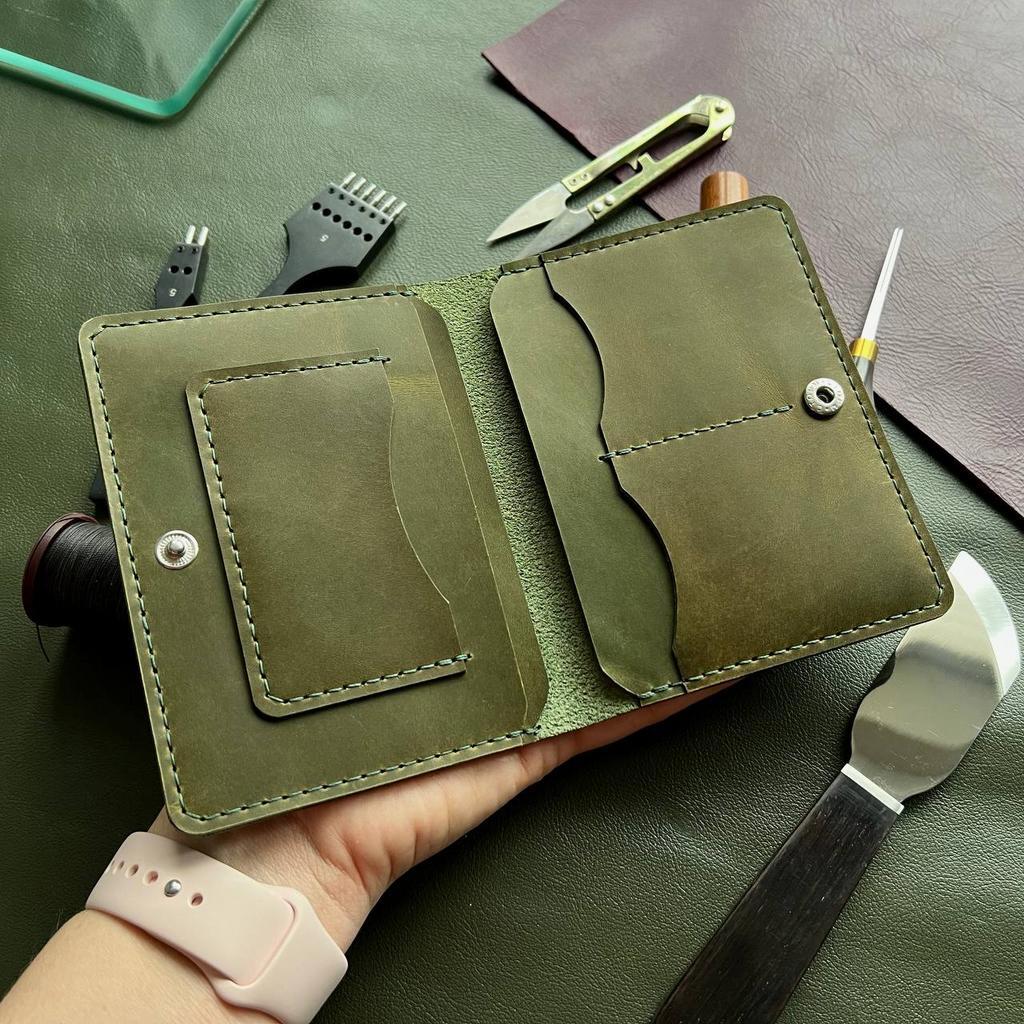 Кожаный бумажник-портмоне для карт и документов, оливковый
