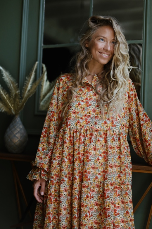 Пышное платье из шифона с акварельным цветочным принтом