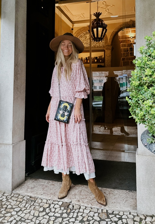 Платье «Happy»  в длине миди с цветочным принтом