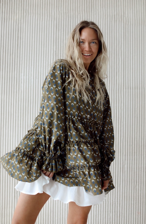 Платье «Пудра» из поплина с контрастным принтом