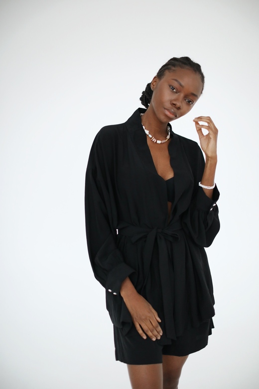 Костюм из чёрной вискозы (кимоно на поясе с шортами)