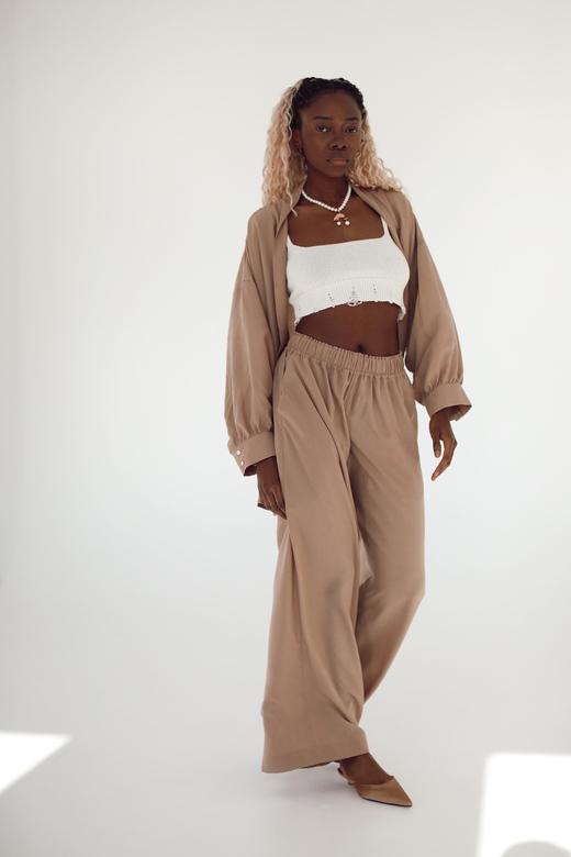 Брюки  из струящейся вискозы песочного цвета