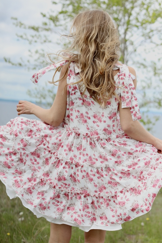 Сарафан из  вискозы с цветочным акцентом