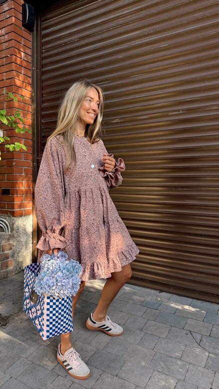 Пышное платье из мягкой фланели пудрово-розового цвета