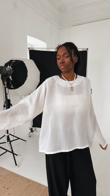 Лонгслив из купры «Simple» белого цвета