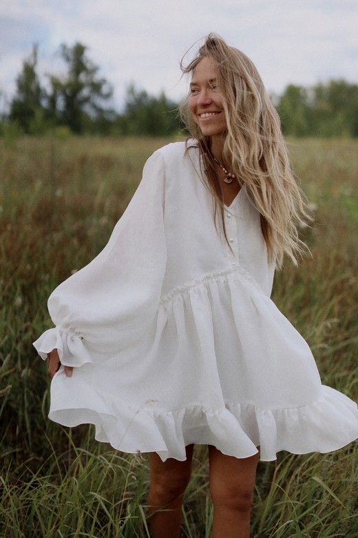 Платье «Sunny Queen» mini из бархатистой купры белого цвета