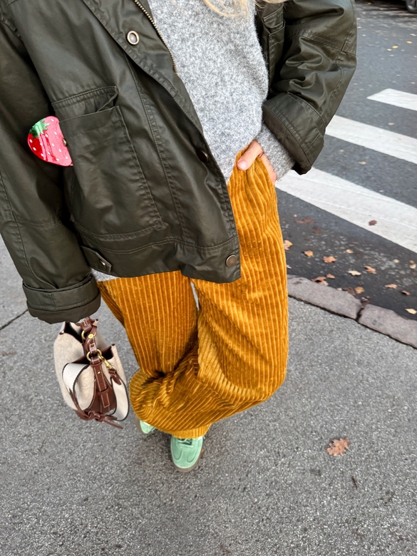 Брюки из хлопкового вельвета  горчичного  цвета