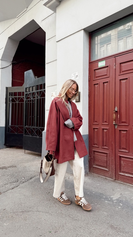 Пальто  из шерсти ягодного цвета