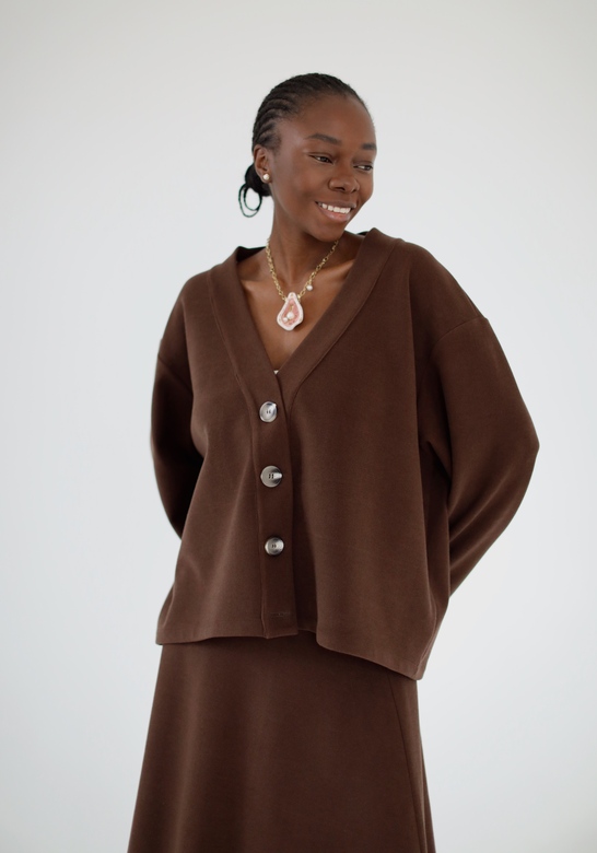 Кардиган на пуговицах темно-коричневого цвета