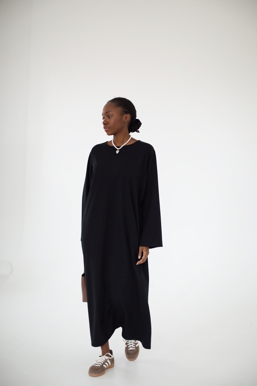 Платье "Simple ovesize"  черного цвета из трикотажа