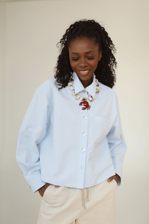 Укороченная рубашка из голубого  хлопка в полоску