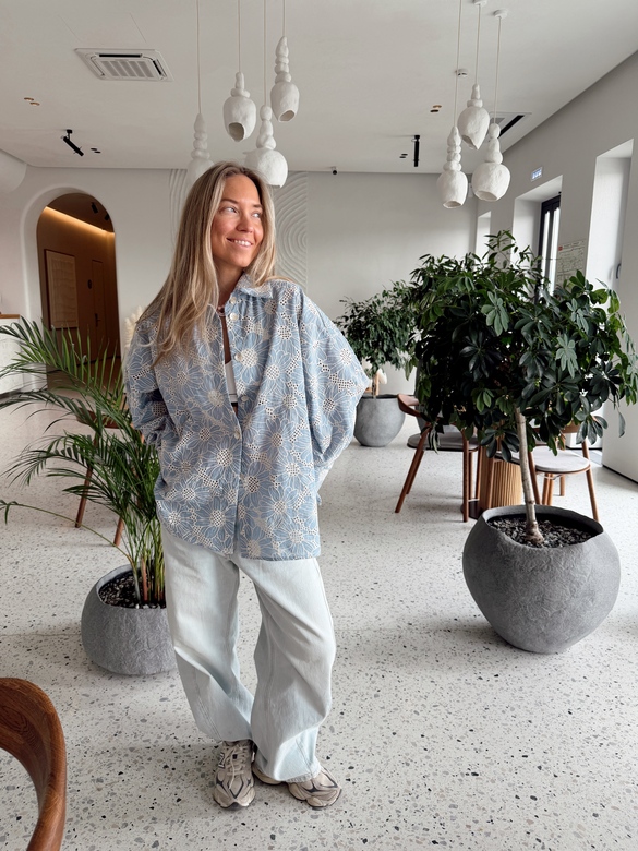 Рубашка из хлопка голубого цвета  с вышивкой