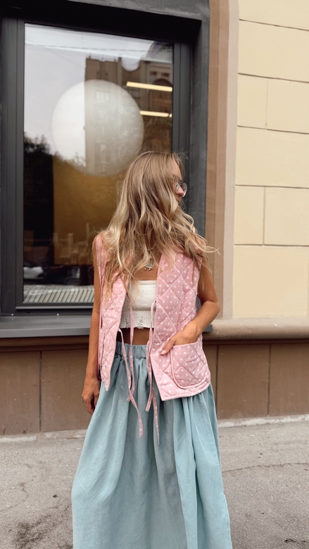 Стёганый жилет из пудрово-розовой фланели