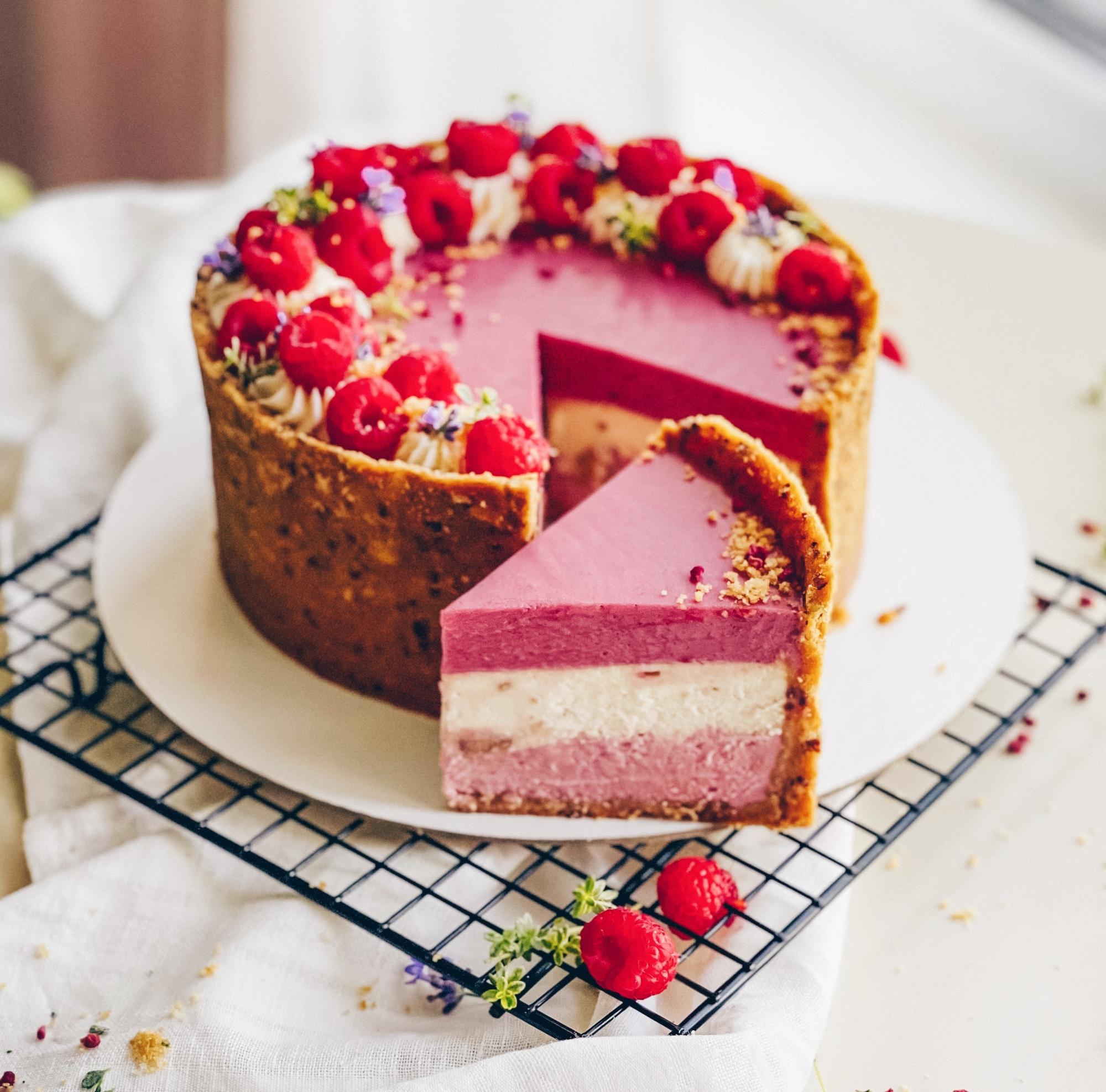 Трехслойный чизкейк "МАЛИНА-АРАХИС"