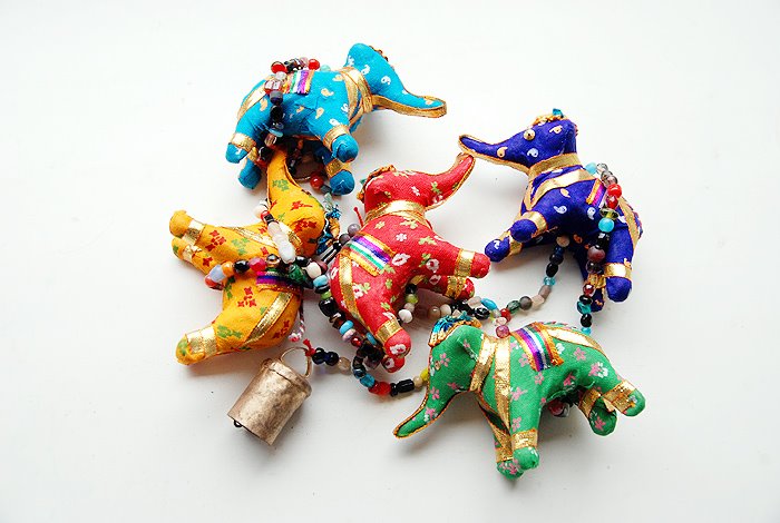 Подвеска "слоники"