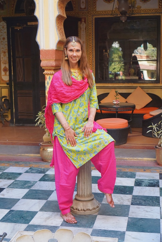 Салатовая туника с цветочным узором, М