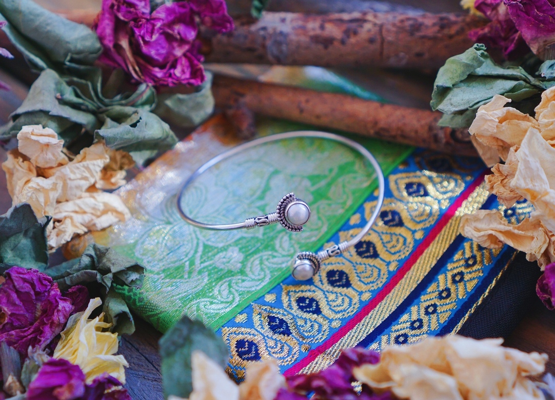 Серебряный браслет с жемчугом