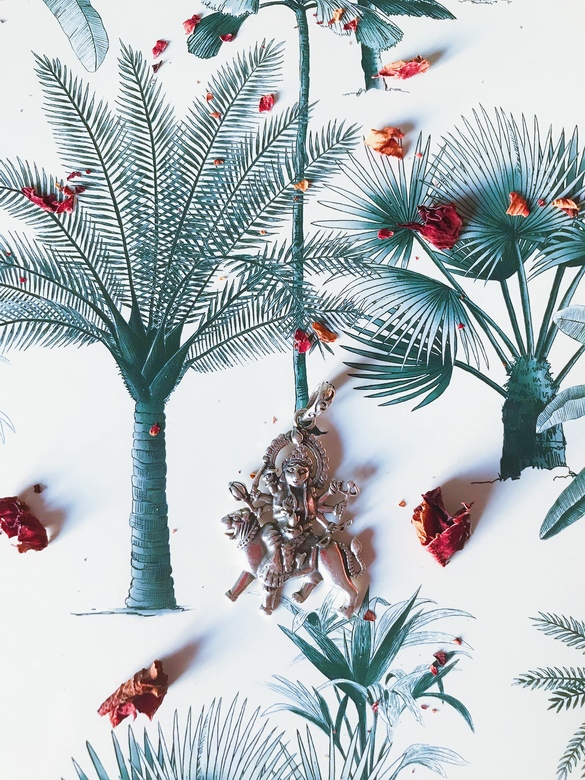 Серебряный кулон Дурга