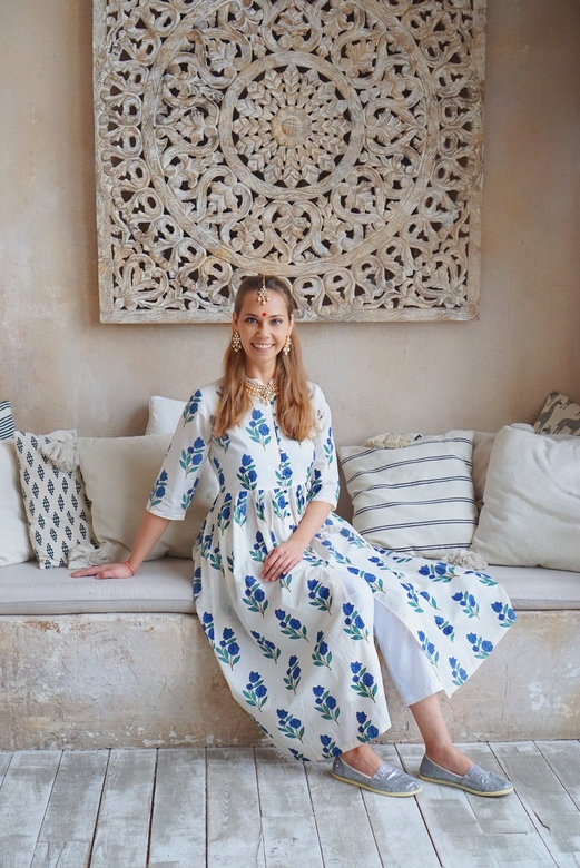 Длинное платье с разрезом и цветочным узором, M-L