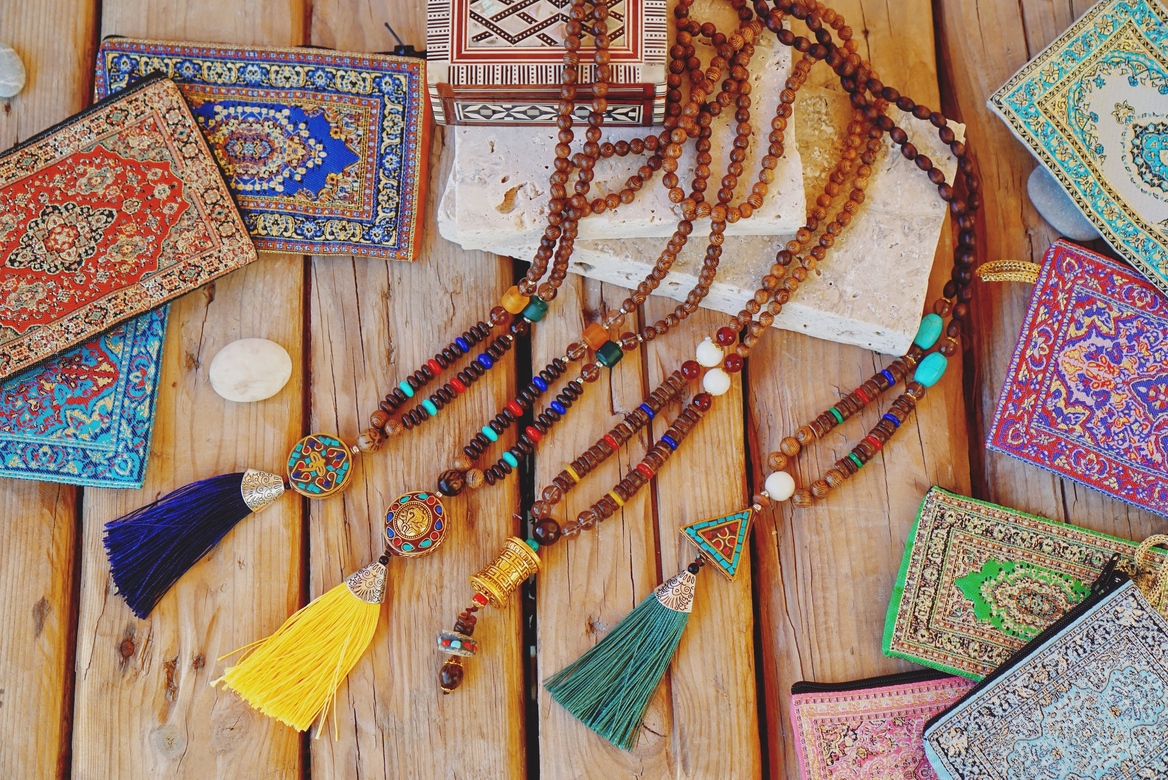 Разноцветные тибетские ожерелья-чётки