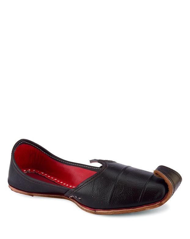 Чёрные джутти с изогнутым носом, 41