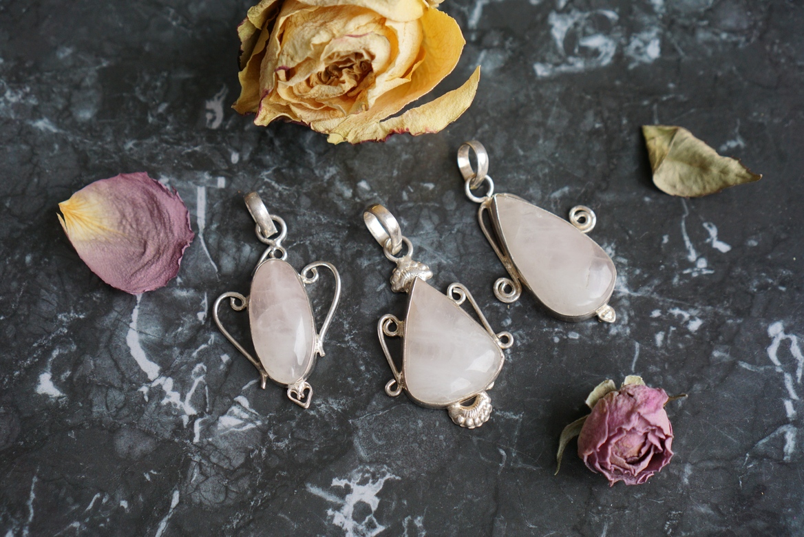 Крупные кулоны с розовым кварцем