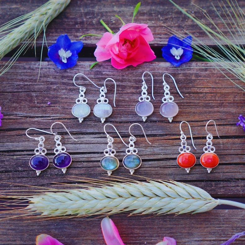 Серебряные серьги с натуральными камнями