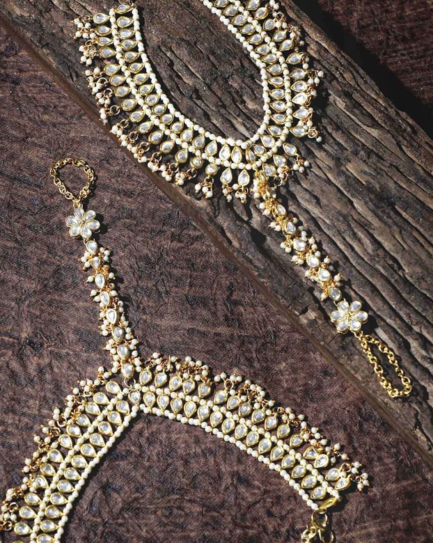 Крупные браслеты на ногу