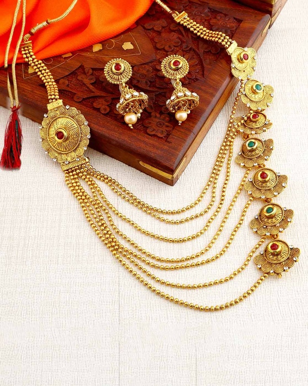 Комплект украшений с крупным ожерельем