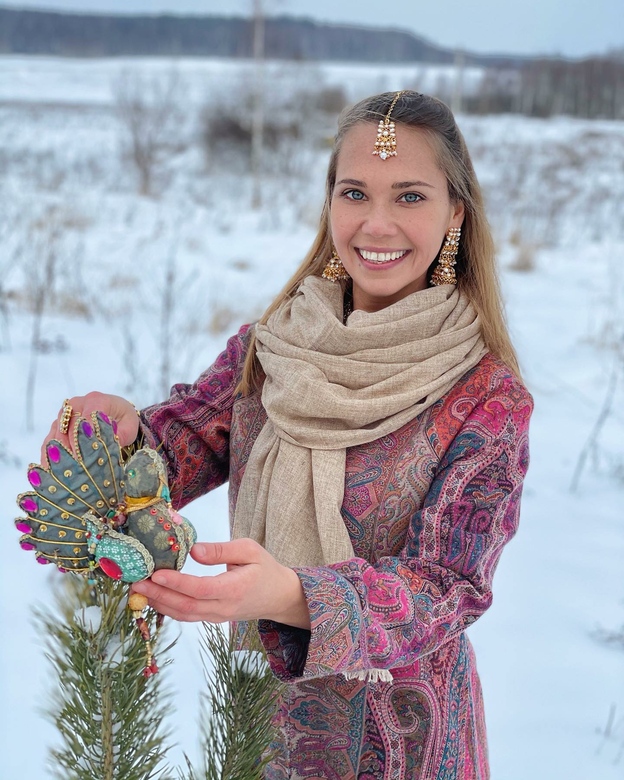 Бежевый кашемировый палантин