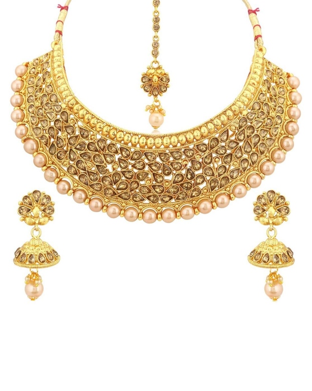 Набор украшений в золотом цвете